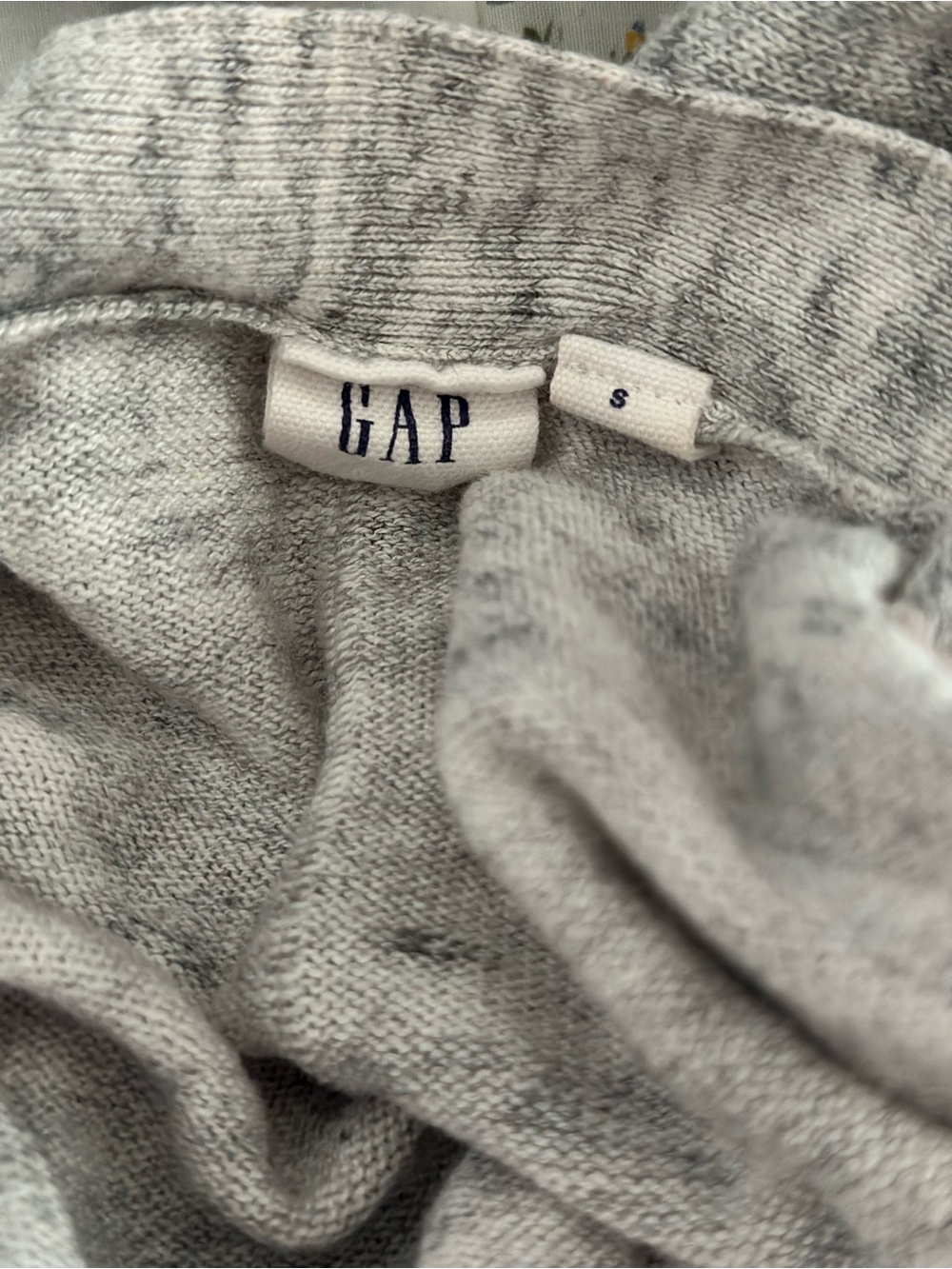 GAP Stylish Gray Essential Comfy Long Sleeve Everyday Cardigan- Women’s - Picture 3 of 3
